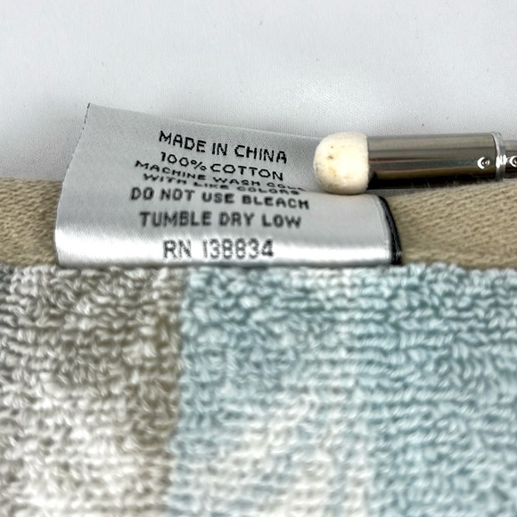 NWT Pair Bella Lux Bath Towels Geometric Flower Gray Taupe White Blue RN 138834 - Picture 5 of 9